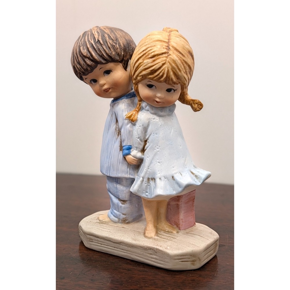 Vintage Moppets Boy Girl Holding Hands Figurine 1971 Fran Mar Japan 6.5" Ceramic